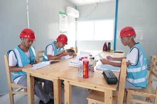 暖身更暖心 省公路开发公司户外劳动者综合服务站的全方位劳务服务